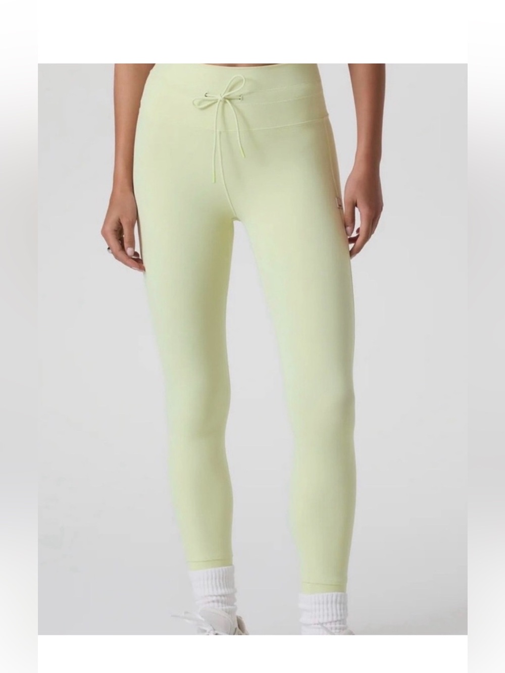 Vuori Light green Set daily leggings elevate daily sports bra small medium - Picture 8 of 10